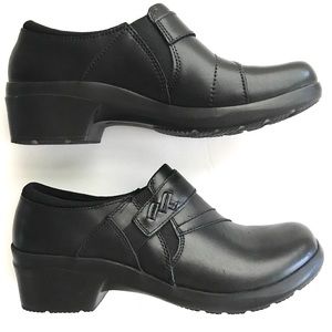 Clarks Ultimate Comfort Size 7. Lightweight. Black. Extremely comfortable